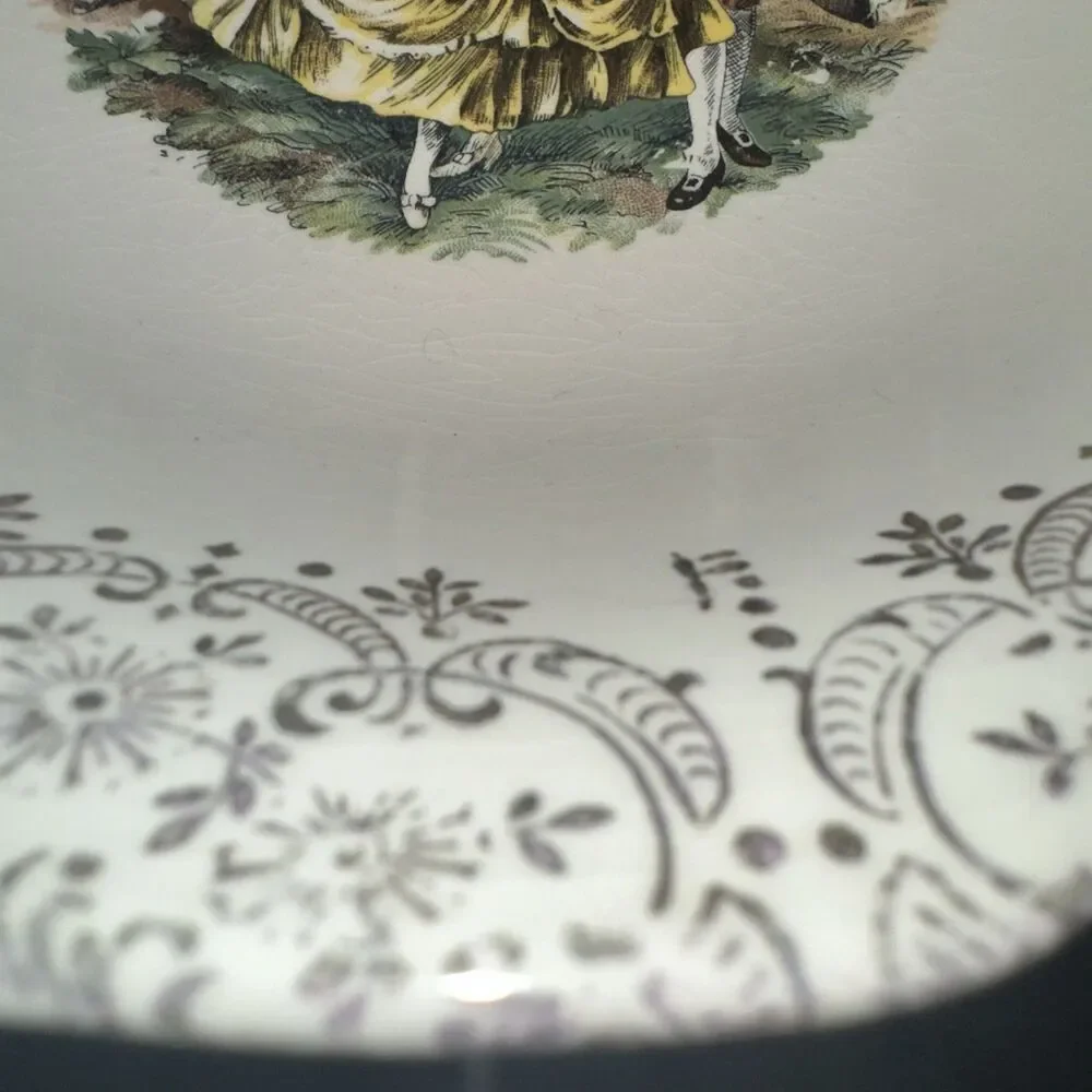 Warranted 22 Karat Serving Bowl Gold 8 3/4”